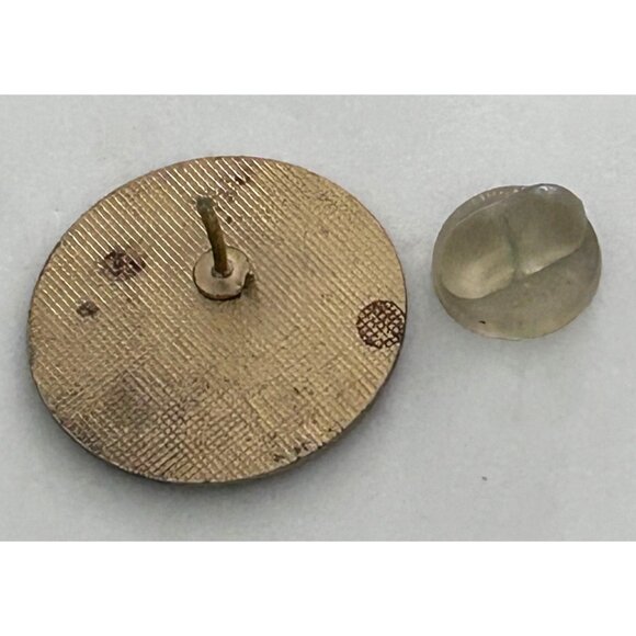 Vintage Skiing Ski Themed Pin I Think I Need It! Enamel Round Lapel Pin - Picture 3 of 3